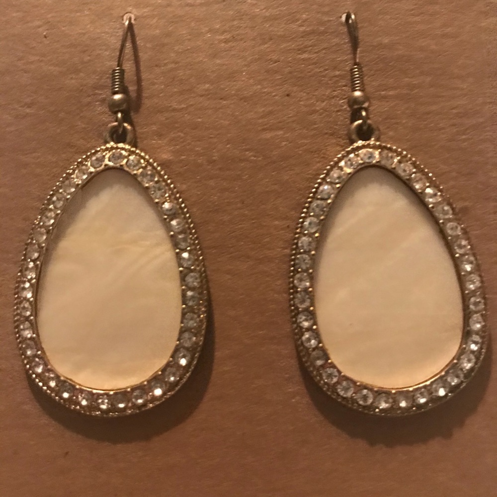 Cream and rhinestone Earrings
